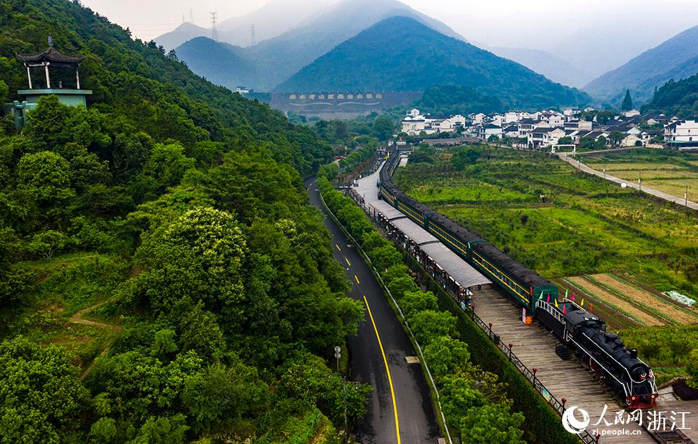 <b>浙江舟山：守住绿水青山 做大美丽经济</b>