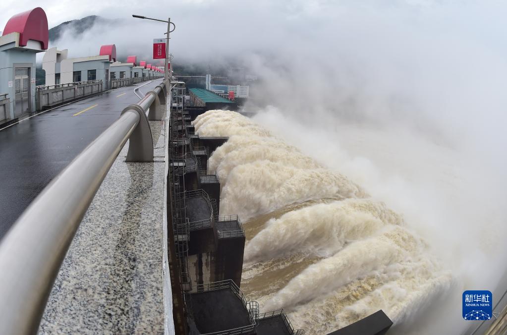 <b>福建水口水电站持续多日开闸泄洪</b>