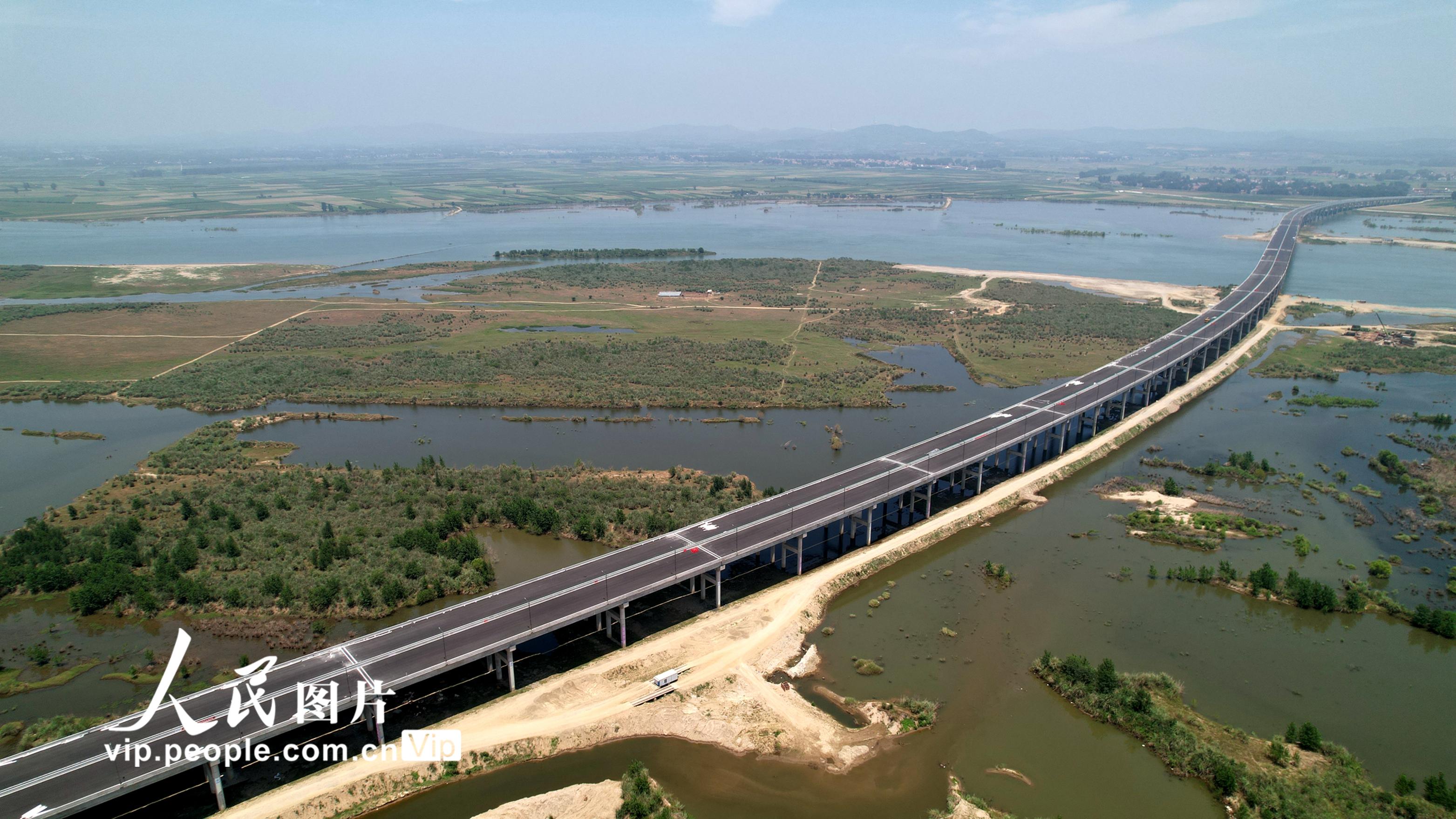 <b>湖北宜城：汉江二桥即将通车</b>