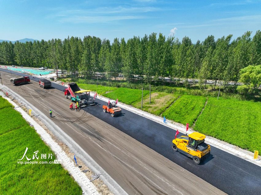 <b>湖北襄阳：旅游道路提档升级</b>