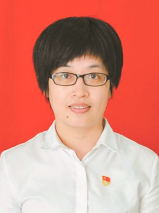 浙江省宁波市北仑区大碶街道灵峰社区党委书记史孟艳代表： 普惠共享 提高公共服务水平