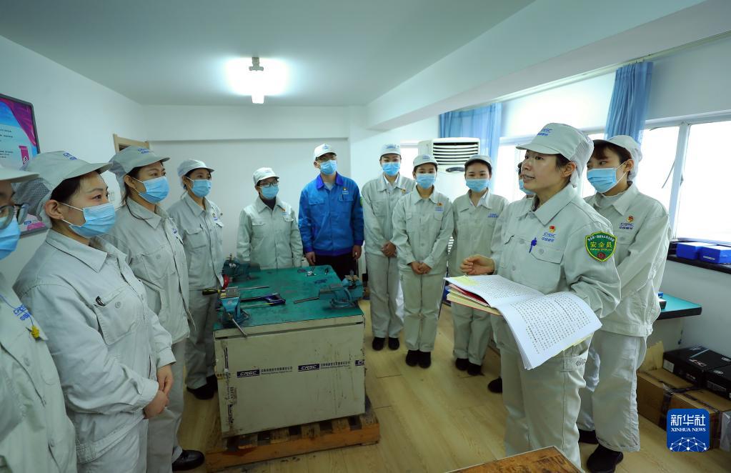 新华全媒+·二十大代表回基层丨柯晓宾：宣讲党的二十大精神 守护高铁安全