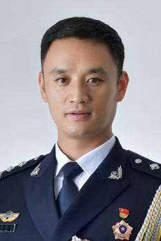 奋斗者正当时丨爱找问题想办法，“最帅交警”用双脚丈量街道
