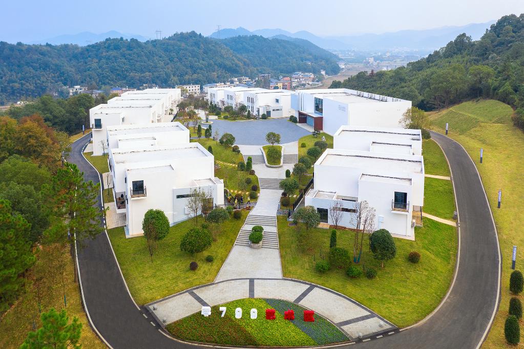 新春走基层丨“空壳村”变“艺术村” 乡村振兴带来“诗”