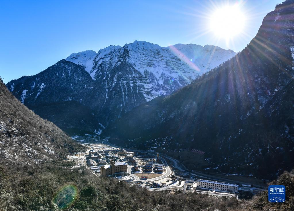 像格桑花一样扎根在雪域边陲——玉麦乡跨越半个世纪的深情守护