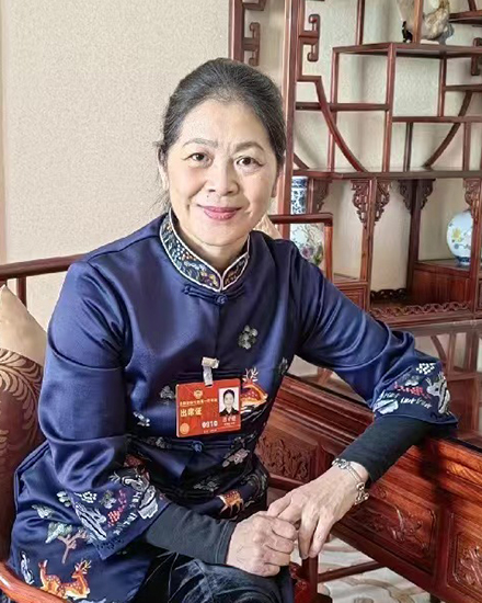 迟子建委员：我生命和文学的根脉，都源于故乡的土地和冰雪