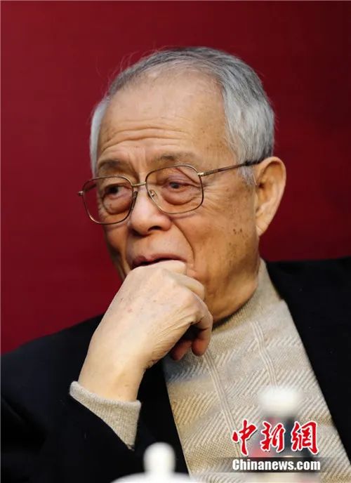 东西问·人物丨人大老校长黄达：中国最早正面提出通货膨胀问题的学者之一