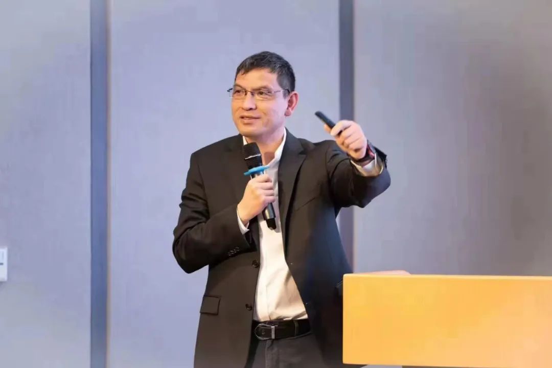 东西问丨张一力：华商为何被称为中国经济通往世界的“毛细血管”？
