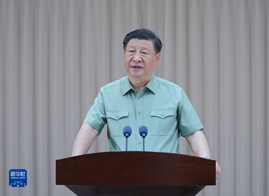 <b>习近平在视察东部战区机关时强调 锚定建军一百年奋斗目标 努力开创战区建设和备战打仗工作新局面</b>