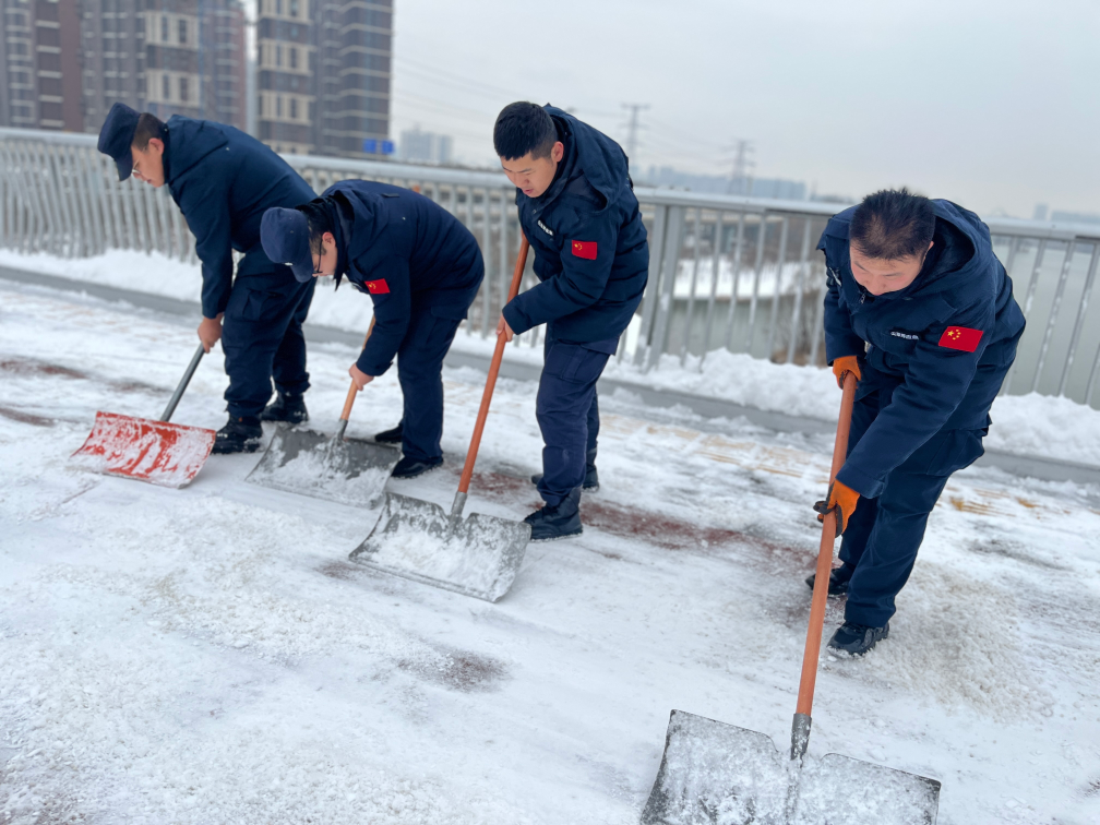 <b>寒潮降雪来袭 多地多措并举保民生</b>