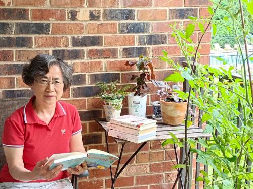 东西问丨骆晓戈：女书文化如何从“闺房”走向世界？