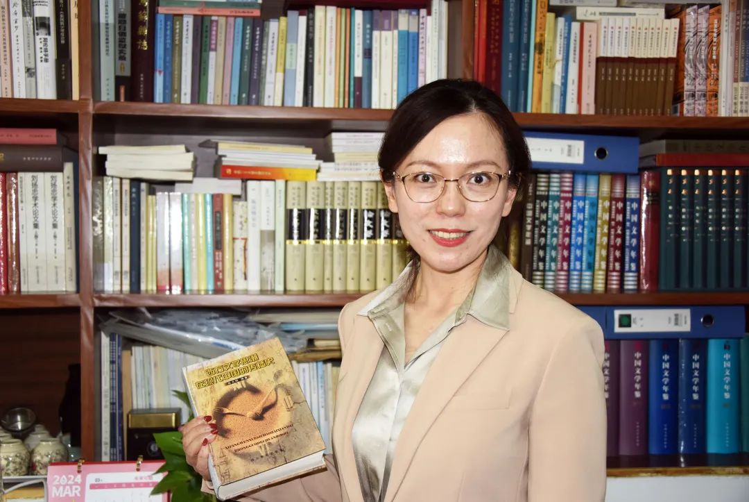 东西问丨谭佳：东西方文学作品中的龙有何异同？