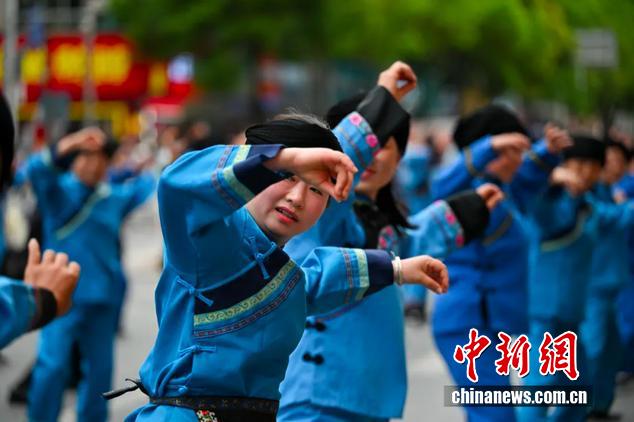 东西问｜王松：说说土家族摆手舞与迪斯科