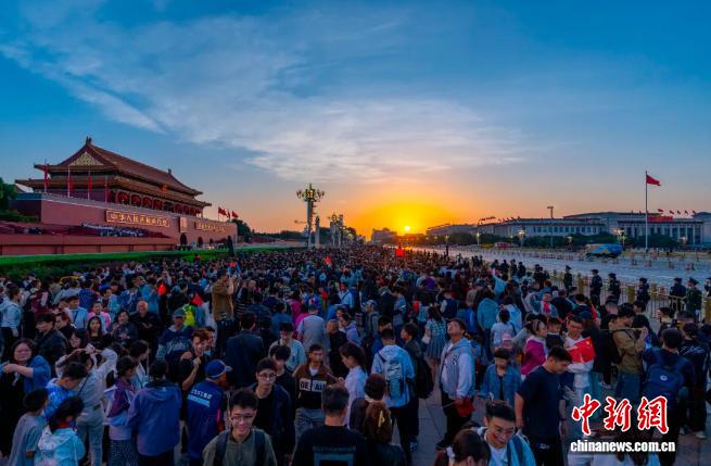 东西问丨励轩：何谓“中华”？