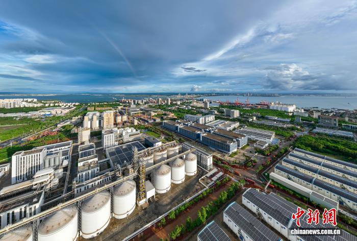 海南两会观察：“十五五”开局，谁来挑大梁？